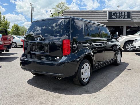 Used 2009 Scion xB FWD image 6