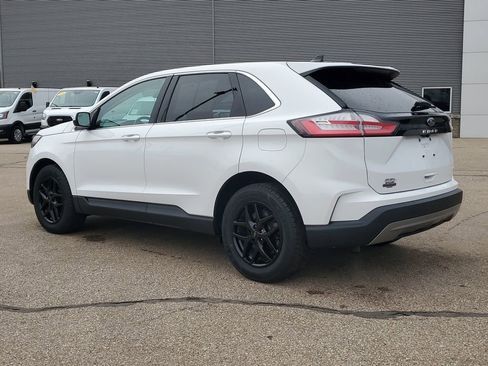 Used 2023 Ford Edge SEL image 4