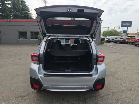 Used 2020 Subaru Crosstrek 2.0i Premium w/ Moonroof Package 2 AWD/4WD image 11