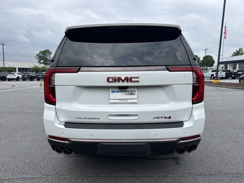 Used 2025 GMC Yukon AT4 Ultimate AWD/4WD image 9