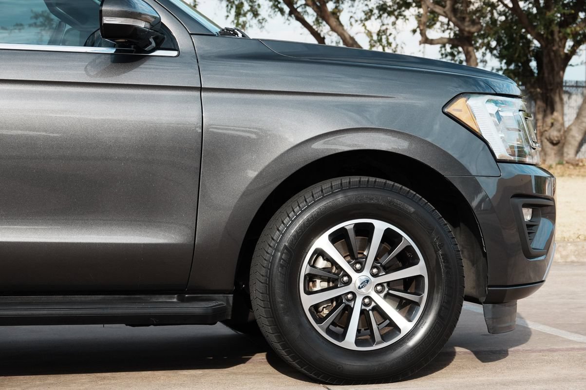 Used 2018 Ford Expedition XLT w/ Equipment Group 201A RWD image 28