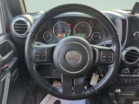 Used 2016 Jeep Wrangler Unlimited Rubicon w/ Connectivity Group AWD/4WD image 20