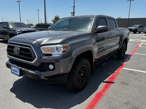 Used 2021 Toyota Tacoma SR5 RWD image 5