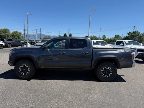 Used 2023 Toyota Tacoma TRD Off-Road w/ Black Out Package (TMS) AWD/4WD image 3