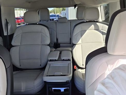 New 2026 Lincoln Navigator Reserve w/ Jet Appearance Package image 17