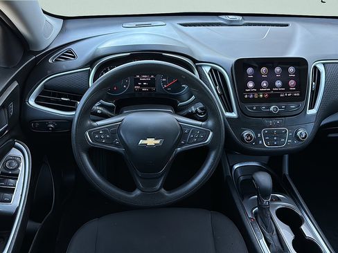 Used 2024 Chevrolet Malibu LT FWD image 10