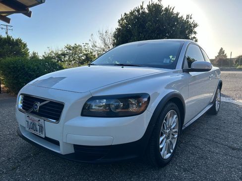 Used 2009 Volvo C30 FWD image 1