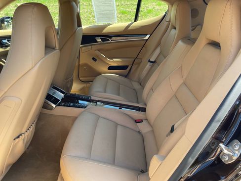 Used 2014 Porsche Panamera 4 image 17