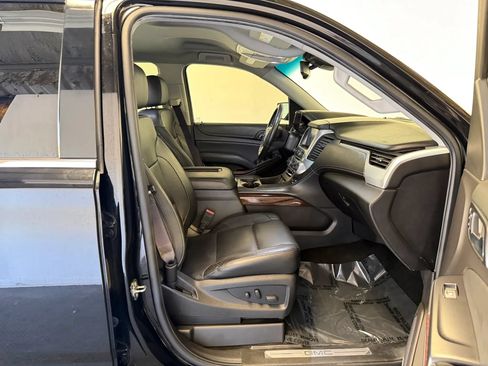 Used 2017 GMC Yukon SLT AWD/4WD image 26