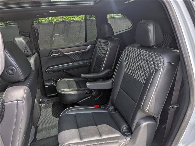 Used 2025 GMC Acadia Denali FWD image 27