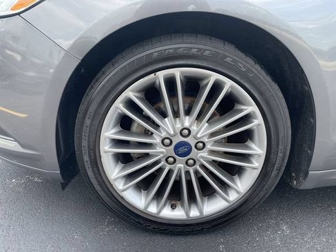 Used 2014 Ford Fusion SE w/ Equipment Group 202A FWD image 13