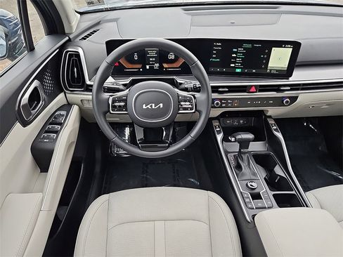 Certified 2025 Kia Sorento S w/ Panoramic Sunroof Package image 12