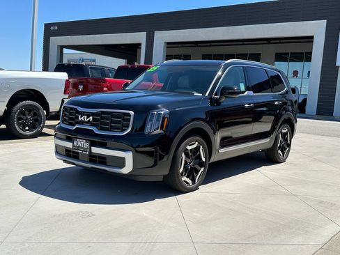 Used 2025 Kia Telluride S FWD image 2