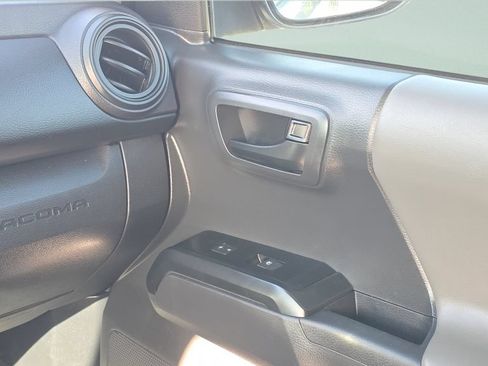 Used 2023 Toyota Tacoma SR AWD/4WD image 13
