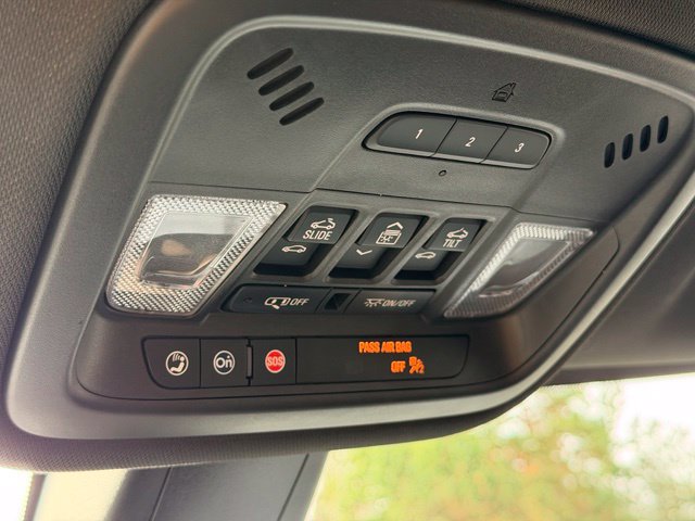 Used 2023 Chevrolet Traverse Premier w/ Redline Edition AWD/4WD image 18