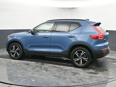Used 2024 Volvo XC40 B5 Core image 6