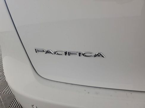 New 2026 Chrysler Pacifica Select image 31