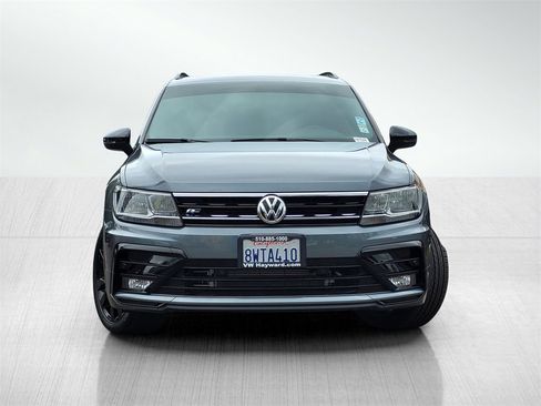 Certified 2021 Volkswagen Tiguan SE R-Line image 2