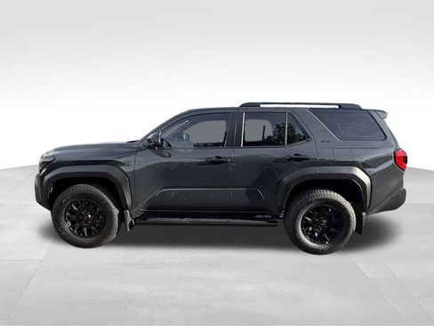 Used 2025 Toyota 4Runner SR5 AWD/4WD image 4
