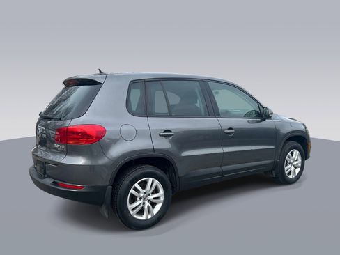 Used 2013 Volkswagen Tiguan S image 3