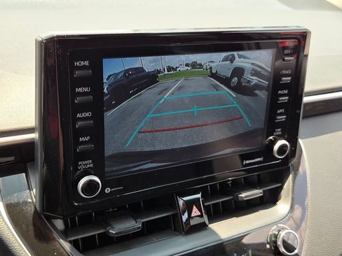 Used 2022 Toyota Corolla LE FWD image 19