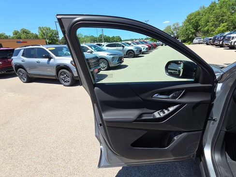 New 2026 Chevrolet Equinox RS w/ Convenience Package III FWD image 12