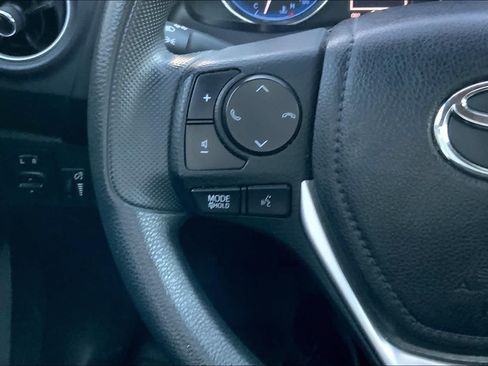 Used 2017 Toyota Corolla XLE FWD image 24