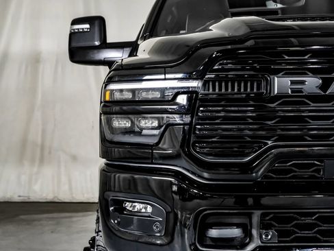 Used 2025 RAM 3500 Laramie AWD/4WD image 39