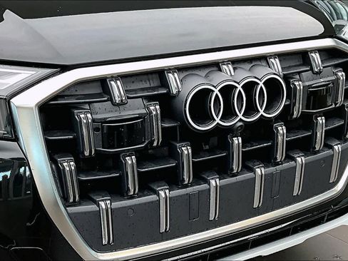 Used 2025 Audi Q7 Premium Plus image 32