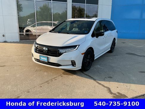 Certified 2023 Honda Odyssey Sport image 2