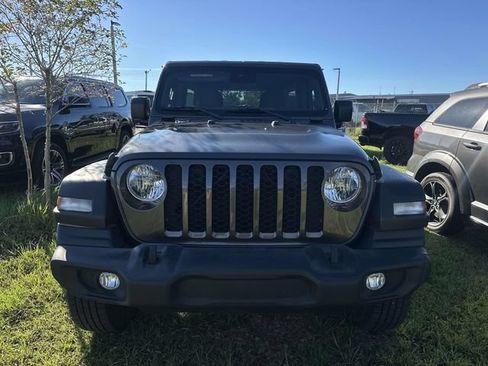 Used 2024 Jeep Wrangler Unlimited Sport AWD/4WD image 13