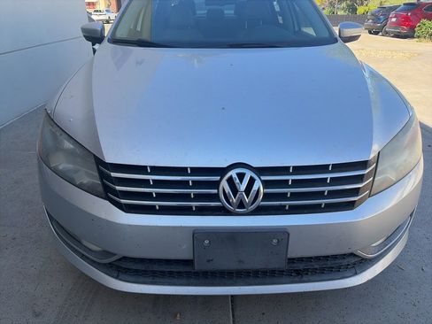 Used 2014 Volkswagen Passat TDI SE image 2