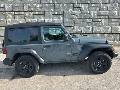 Used 2025 Jeep Wrangler Sport AWD/4WD image 6