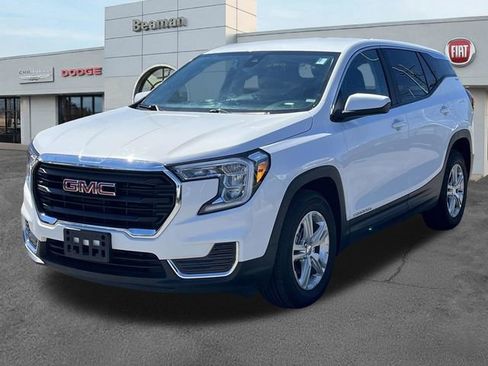 Used 2024 GMC Terrain SLE FWD image 3
