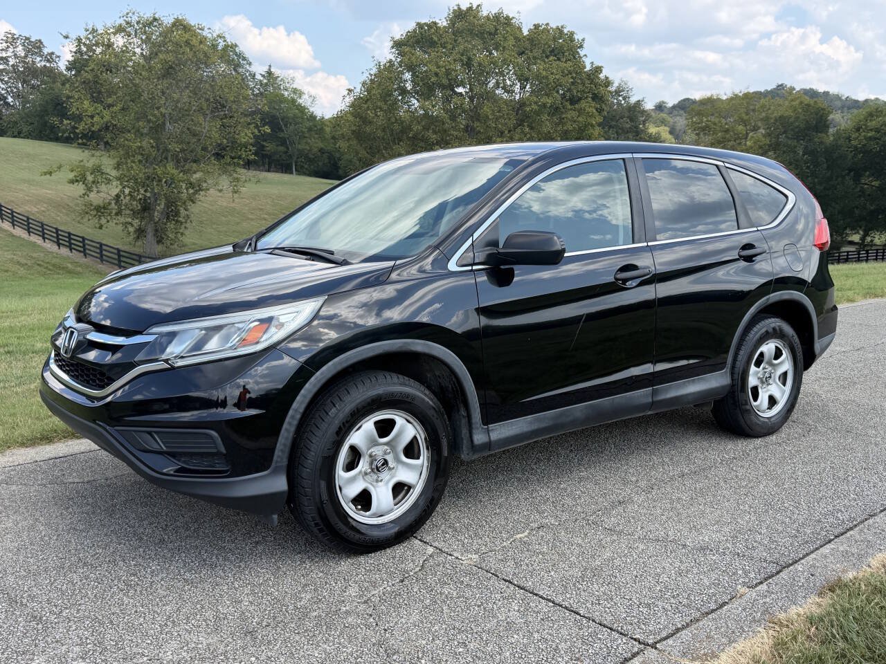 Used 2016 Honda CR-V LX image 2