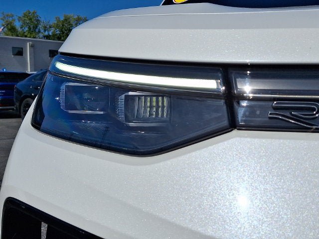 Used 2025 Volkswagen Tiguan SE R-Line AWD/4WD image 9