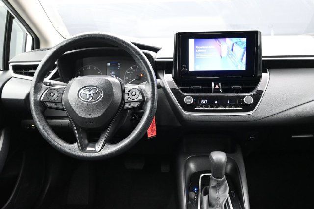 Used 2025 Toyota Corolla LE FWD image 9