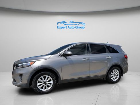 Used 2019 Kia Sorento FWD image 4