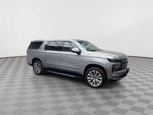 Certified 2025 Chevrolet Suburban High Country w/ Sun And Tow Package AWD/4WD image 46