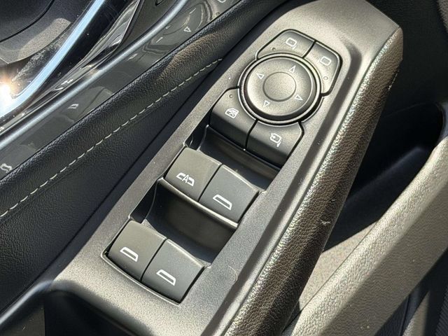Used 2023 Chevrolet Traverse LT w/ LT Premium Package AWD/4WD image 18