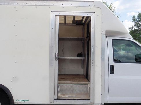 Used 2021 Chevrolet Express 3500 w/ Power Convenience Package RWD image 5