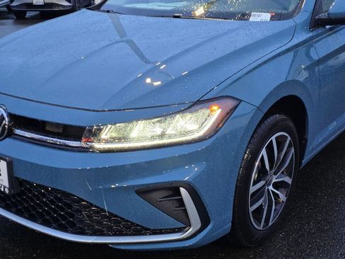 New 2026 Volkswagen Jetta SE FWD image 9