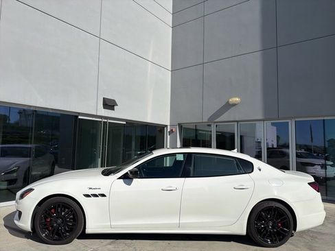 Used 2023 Maserati Quattroporte Modena image 5