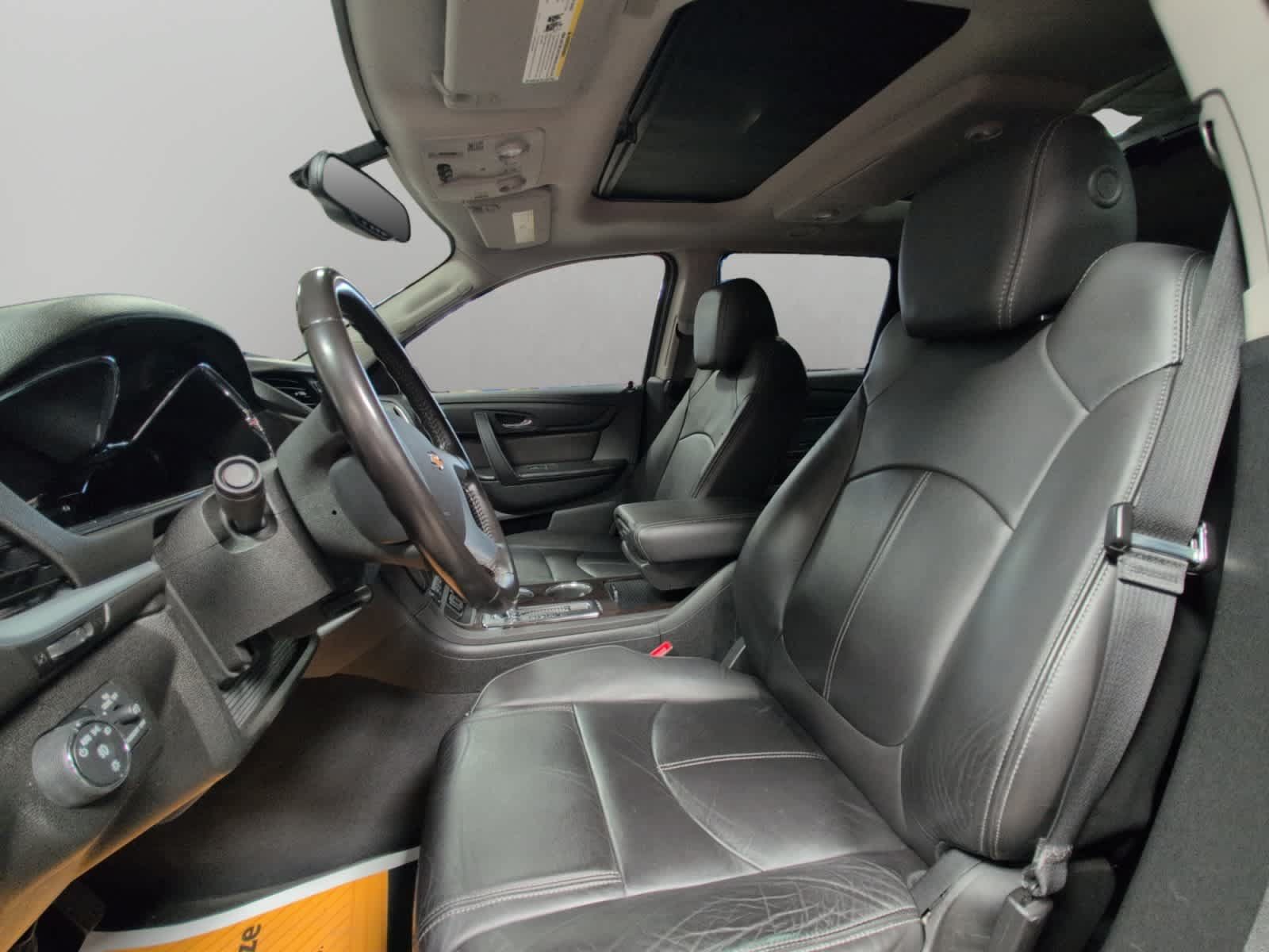 Used 2017 Chevrolet Traverse LT AWD/4WD image 9