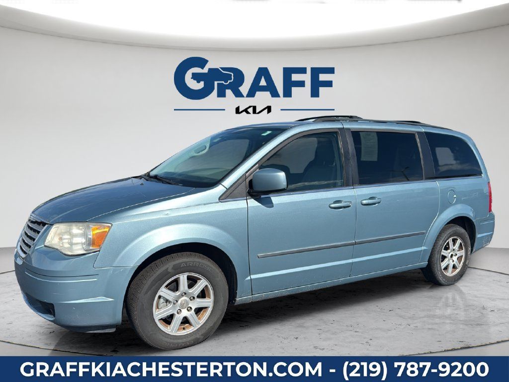 Used 2010 Chrysler Town & Country Touring FWD image 2