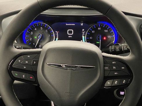 New 2026 Chrysler Pacifica Limited w/ S Appearance Package AWD/4WD image 17