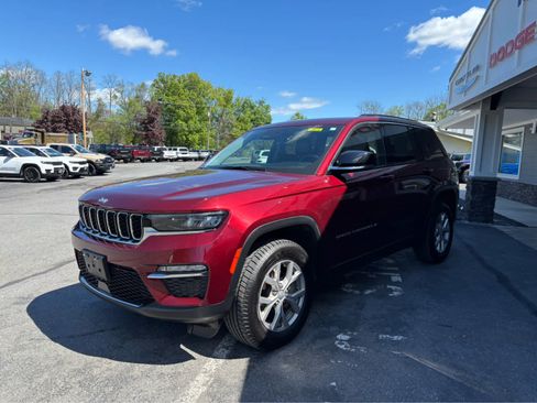 Used 2022 Jeep Grand Cherokee Limited AWD/4WD image 3