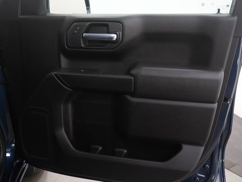 Used 2020 Chevrolet Silverado 1500 Custom w/ Custom Value Package image 13