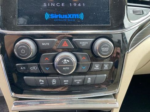 Used 2021 Jeep Grand Cherokee Limited AWD/4WD image 20