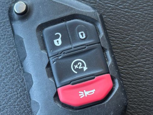 Used 2023 Jeep Wrangler Unlimited Sahara AWD/4WD image 25